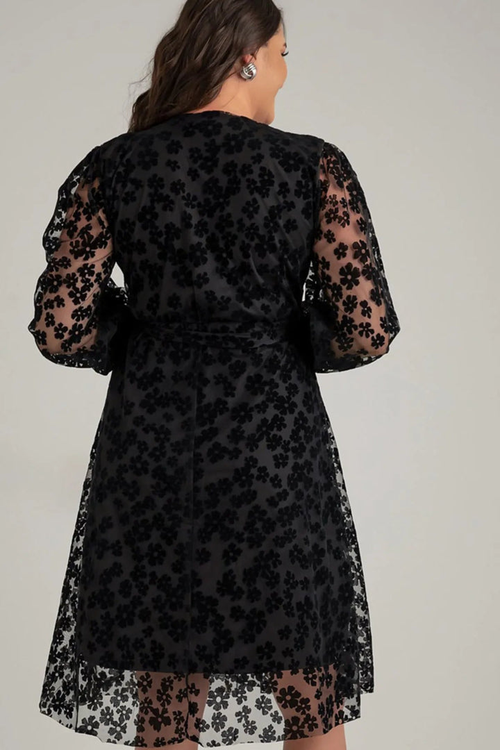 Siyah Papatya Detaylı Flok Baskı Büyük Beden Elbise - Elbise Delisi